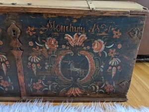 lot 17 image: Extra Large, 1821 Unicorn Hand-Painted Immigrant Trunk