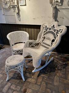 3  Piece Vintage Wicker Set