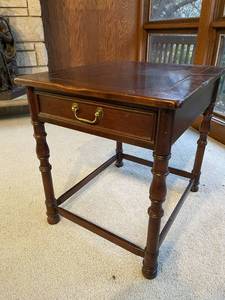 Hickory  Chair Side Table