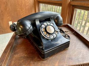 Old Vintage Black Rotary Telephone