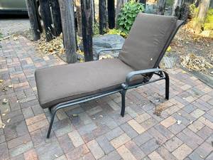 Lawn  Chair Chaise Lounge wCushion