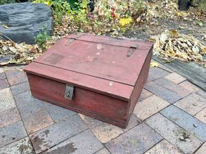 Primitive Antique Painted Wood Hinged Box - Red