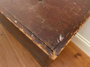 lot 21 image: Small Antique Pennsylvania Painted Blanket Chest