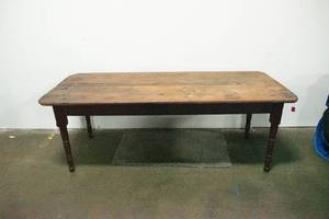lot 81 image: 18th Century Harvest Dining Table with Red Paint