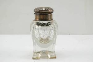 lot 123 image: Vintage Glass Inkwell with Sterling Silver Rim & Cap