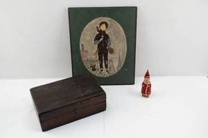lot 170 image: 2 Holiday Themed Objects & Wood Box