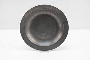 lot 171 image: Antique 15 British Pewter Charger, Labeled John Dunscombe c. 1706