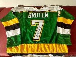 Autographed Neal Broten North Stars Jersey (No Logo) - WCOA