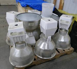 lot 12 image: Lot of 8 High Bay lights with bulbs  120V