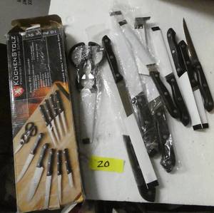 lot 20 image: New set of kitchen knives and scissor