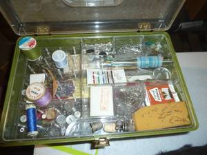lot 34 image: Sewing basket full of supplies