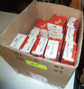 lot 37 image: Box with 25 boxes of 1,000 small screws