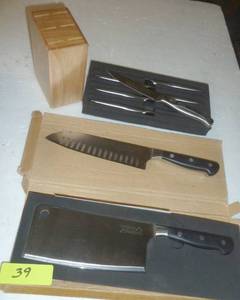 lot 39 image: New cleaver, steak knives and block, Santoku knife