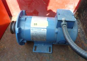 lot 93 image: Good 12 hp DC Motor