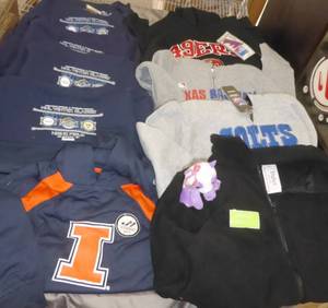 lot 140 image: Group of 10 kids New sweatshirts and a purple bear