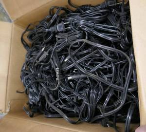 lot 152 image: Box of electrical cords