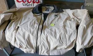 lot 181 image: Nice Mens 3XL jacket, like new