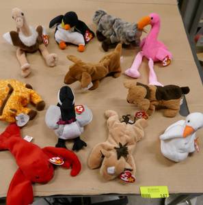 lot 190 image: Group of Beanie Babies