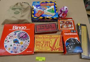 lot 208 image: Lot of vintage games