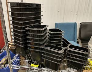 lot 247 image: Group of used Cambro food storage tubs - plastic
