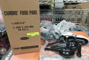 lot 255 image: New Case of Cambro food storage tubs and 2 new sets of scoops