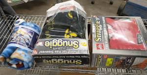 lot 260 image: 2 Snuggie blankets with sleeeves and one throw blanket