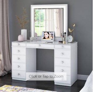 lot 102 image: Tresanti Alexandra Vanity Table with Mirror - Lights do not work on Mirror
