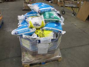 lot 113 image: Pallet of over 1,750 lbs of Diamond Crystals Solar Naturals Salt Crystals for Water Softeners