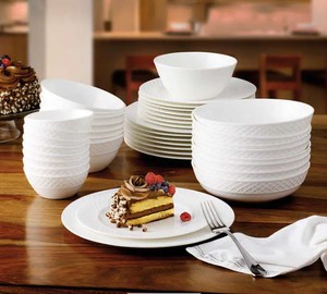 lot 313 image: Mikasa Trellis Bone China 40-piece Dinnerware Set