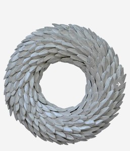 lot 376 image: Vickerman  4-in White Aster Bean Artificial Christmas Wreath