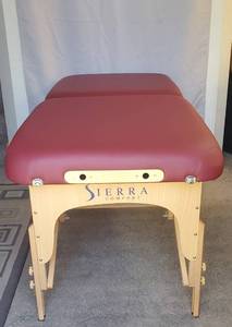 SIERRA COMFORT PORTABLE MASSAGE TABLE WITH CARRYING BAG AND ACCESSORIES