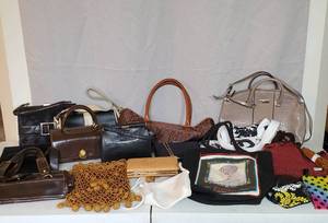 LOT OF PURSES BAGS HANDBAGS CLUTCHES LARGE AND SMALL