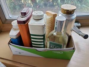 lot 18 image: Collection Of Old Toiletries