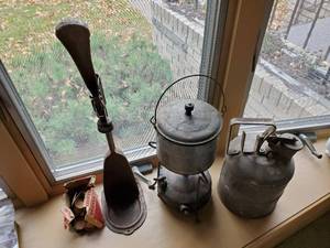 lot 26 image: Collection Of Vintage Housewares