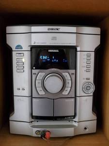 lot 43 image: Sony Three-Disc Mini Hi-Fi Component System