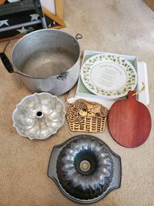 lot 67 image: Collection Of Kitchenware