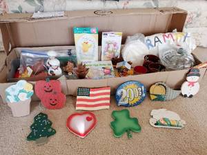lot 75 image: Holiday Items And Candles