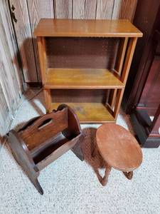 lot 92 image: Three Wood Items
