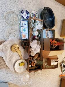 lot 105 image: Large Collection Of Housewares