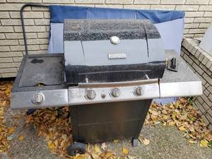 lot 300 image: Kenmore Propane Grill