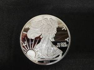 4 oz Fine Silver American Eagle Round - 3.5 Diameter