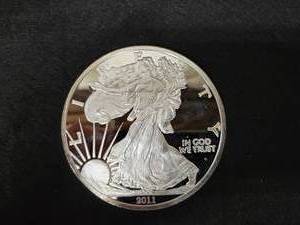 4 oz Fine Silver American Eagle Round - 3.5 Diameter