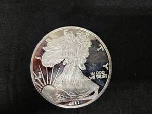 4 oz Fine Silver American Eagle Round - 3.5 Diameter