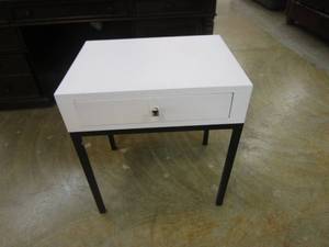 lot 546 image: 24 in Accent Table with 1 Drawer with White Wood and Black Metal Legs (NICE SHAPE)