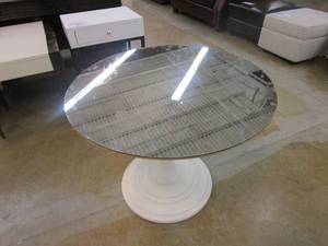 lot 549 image: 34.5 in Mirrored Round Table, Mirror Not Attached to Base (NICE CONDITION)