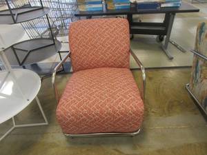 lot 562 image: Accent Chair (NICE CONDITION)