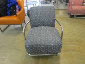 lot 565 image: Accent Chair (NICE CONDITION)