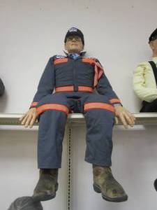 lot 600 image: Sitting Mobil Guy Mannequin