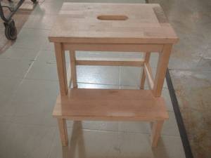 lot 353 image: Wooden Step Stool. In nice condition.