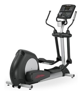 lot 368 image: Life Fitness Integrity Series Elliptical CLSX, IN GREAT WORKING CONDITION